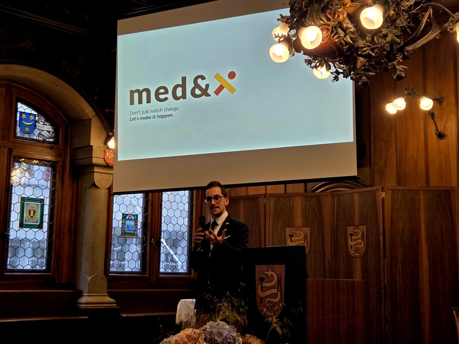 A presentation at the Building Bridges evening in Z&uuml;rich