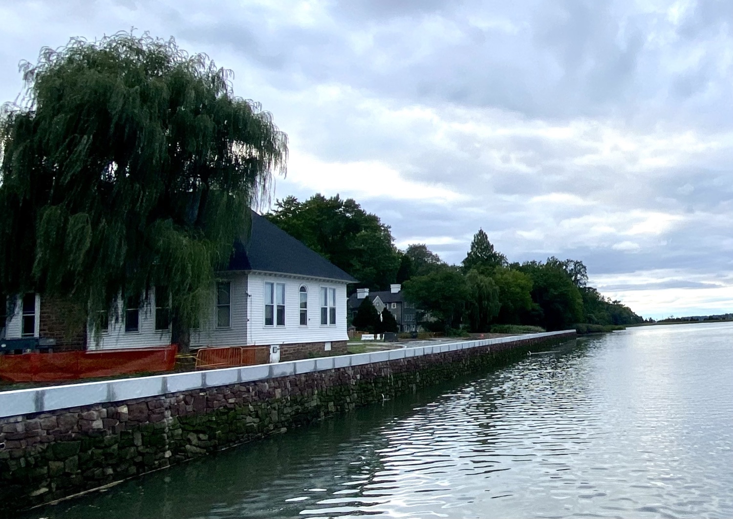 Cold Spring Harbor Laboratory beside its inner harbor